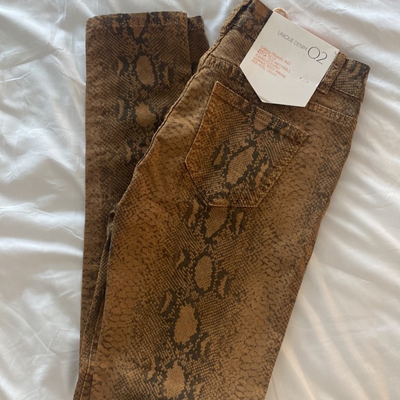 Brand new Unique Denim Q2 snakeskin jeans - Picture 2 of 3